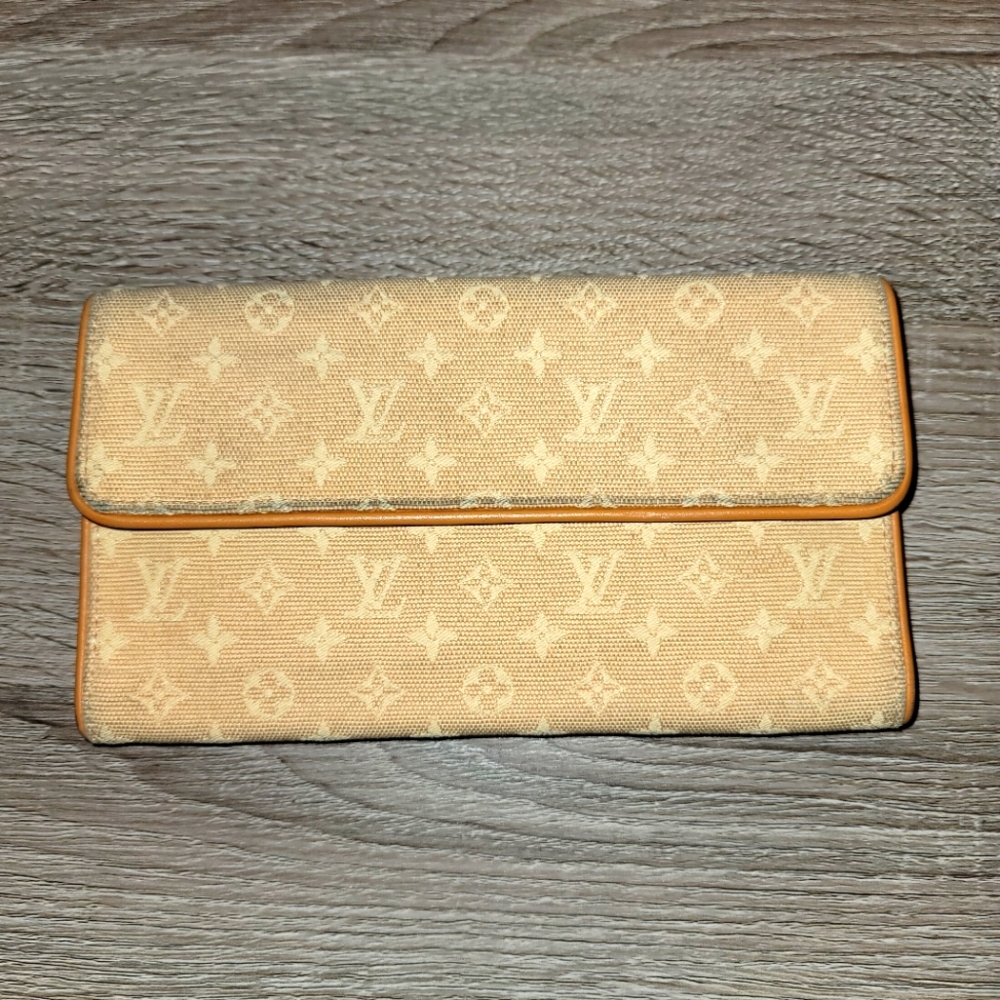 LOUIS VUITTON Tri-fold Beige Monogram Long Wallet Porte-Tresor international